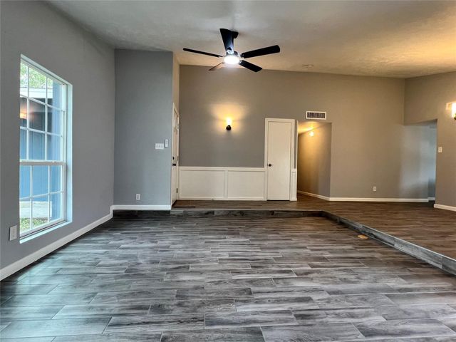 3910 Lost Oak Drive, Spring, TX 77388