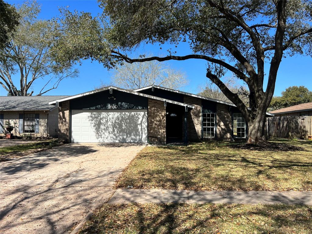 3910 Lost Oak Drive, Spring, TX 77388