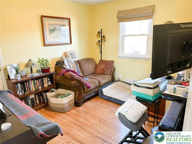 1345 New Jersey Avenue, Hellertown Boro, PA 18055