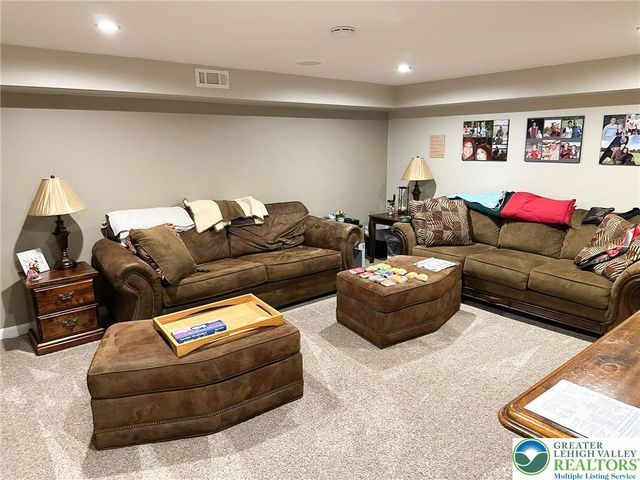 1345 New Jersey Avenue, Hellertown Boro, PA 18055