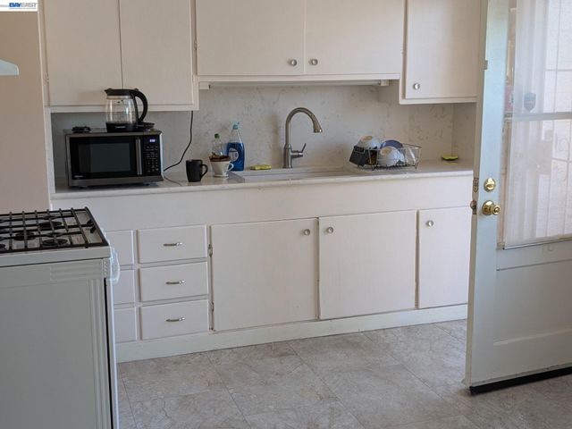 172 W Chanslor, Richmond, CA 94801