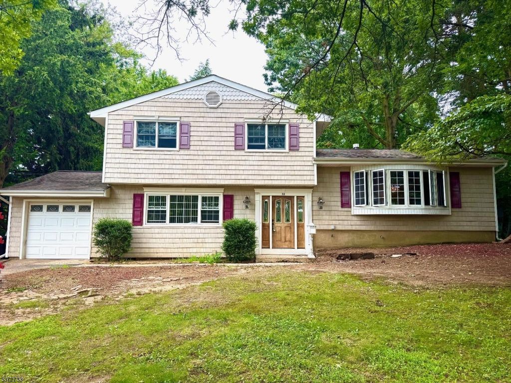 52 Ryders Ln, East Brunswick Twp., NJ 08816