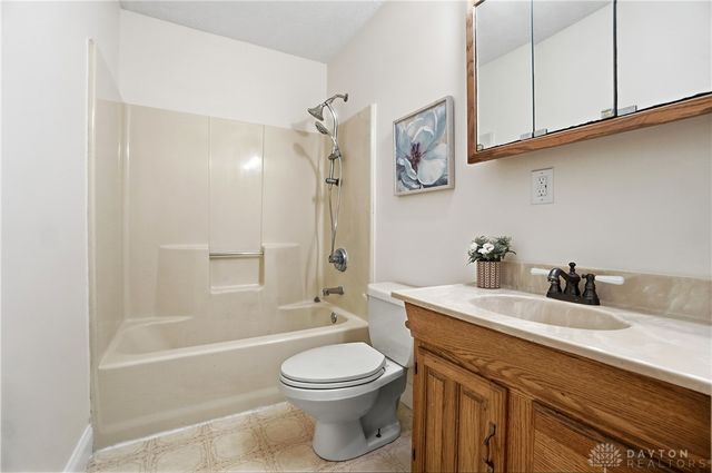 767 Settlemyre Road, Oregonia, OH 45054