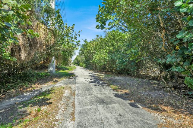 285 E Bay Cedar Circle, Jupiter, FL 33458