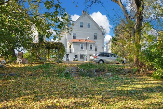 10 Middle 10, Newton, MA 02458