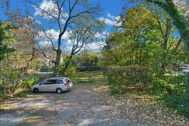 10 Middle 10, Newton, MA 02458