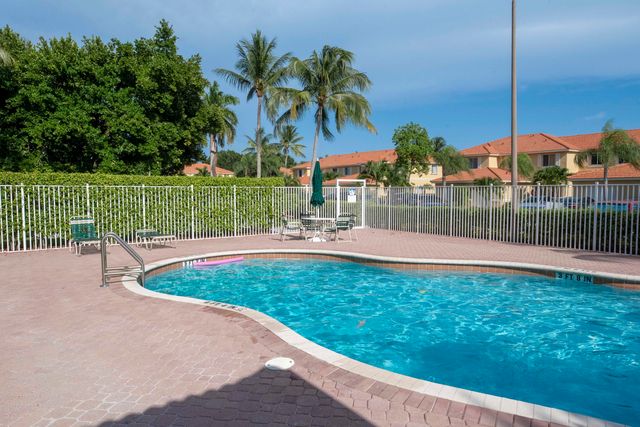 1040 Arezzo Circle, Boynton Beach, FL 33436