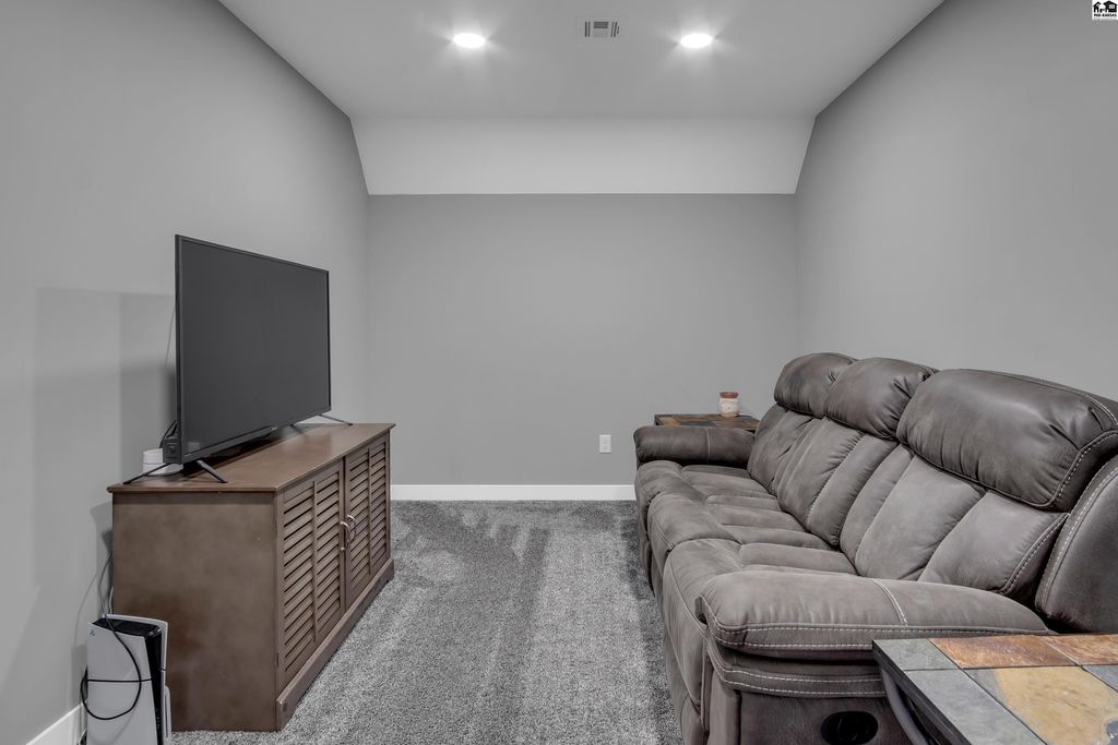 10606 Wildwood Dr