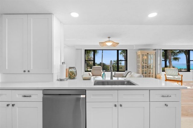 8600 MIDNIGHT PASS ROAD 301, Sarasota, FL 34242