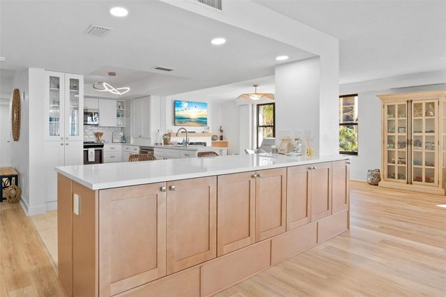 8600 MIDNIGHT PASS ROAD 301, Sarasota, FL 34242