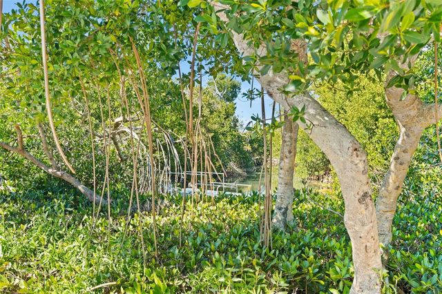 8600 MIDNIGHT PASS ROAD 301, Sarasota, FL 34242