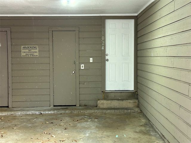 6024 Stoneybrook Drive, Fort Worth, TX 76112