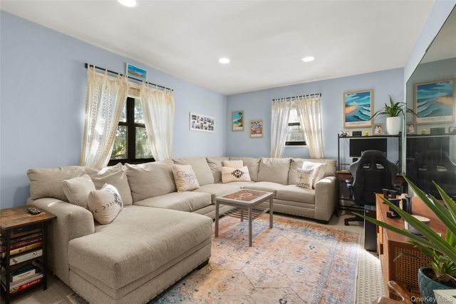125 Park Avenue C1, Amityville, NY 11701