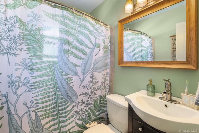 125 Park Avenue C1, Amityville, NY 11701