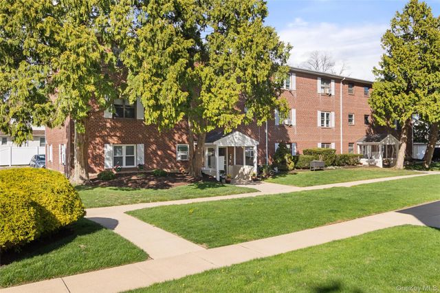125 Park Avenue C1, Amityville, NY 11701