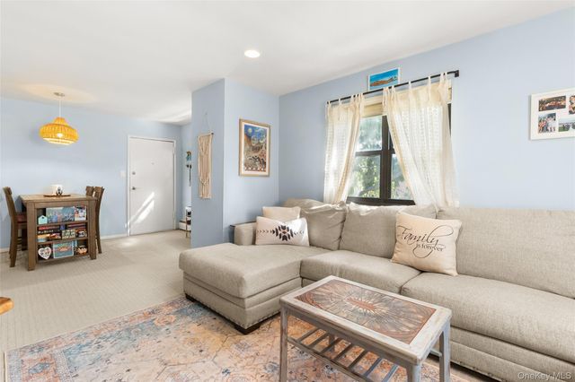125 Park Avenue C1, Amityville, NY 11701