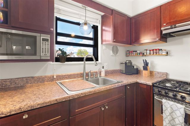 125 Park Avenue C1, Amityville, NY 11701