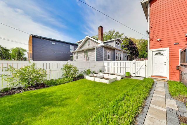 3201 Highland Avenue, Berwyn, IL 60402