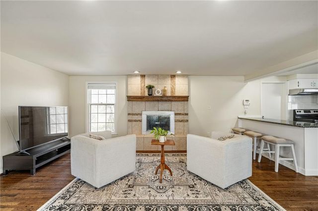 9719 Melrose Street, Overland Park, KS 66214