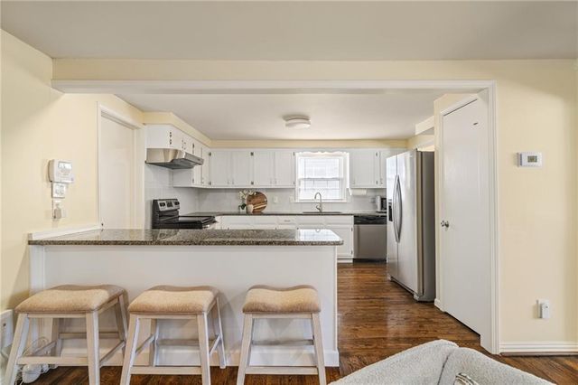 9719 Melrose Street, Overland Park, KS 66214