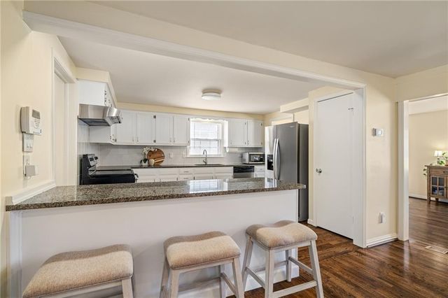 9719 Melrose Street, Overland Park, KS 66214