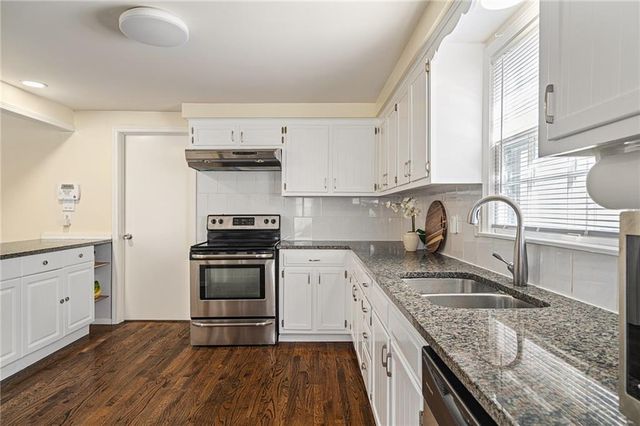 9719 Melrose Street, Overland Park, KS 66214