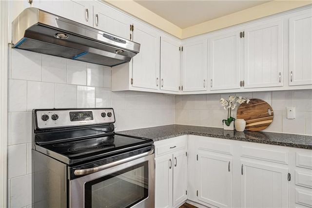 9719 Melrose Street, Overland Park, KS 66214