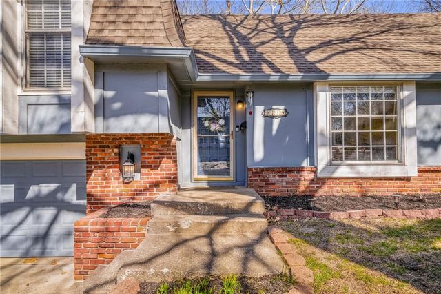 9719 Melrose Street, Overland Park, KS 66214