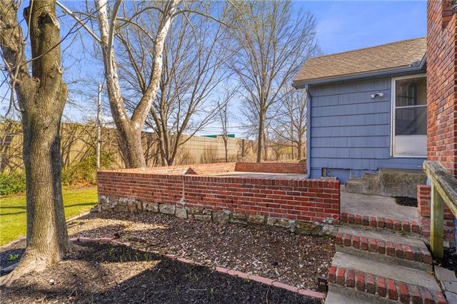 9719 Melrose Street, Overland Park, KS 66214