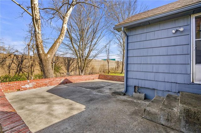 9719 Melrose Street, Overland Park, KS 66214