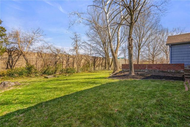 9719 Melrose Street, Overland Park, KS 66214