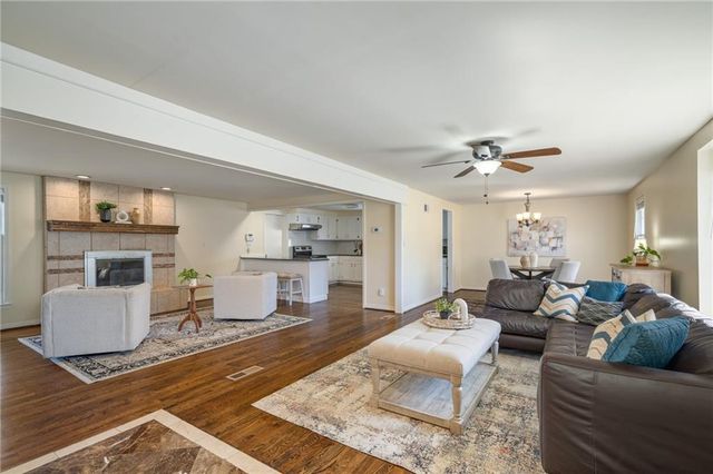 9719 Melrose Street, Overland Park, KS 66214