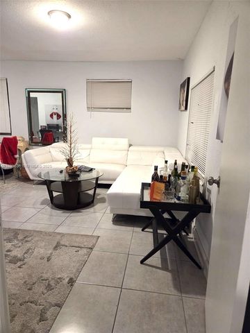 1236 NW 45th St, Miami, FL 33142