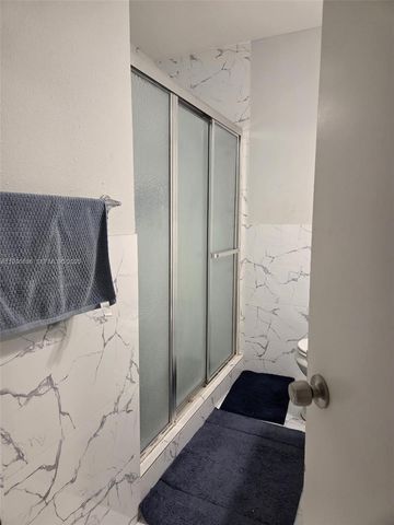 1236 NW 45th St, Miami, FL 33142