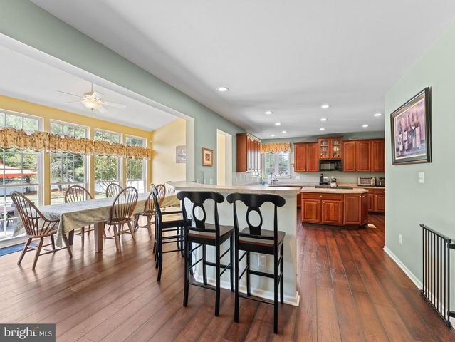 41 NICHOLAS DR, Sicklerville, NJ 08081