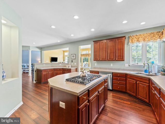 41 NICHOLAS DR, Sicklerville, NJ 08081