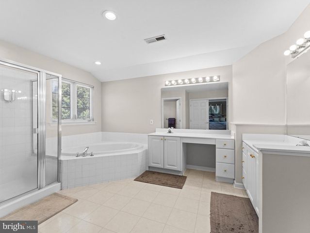 41 NICHOLAS DR, Sicklerville, NJ 08081