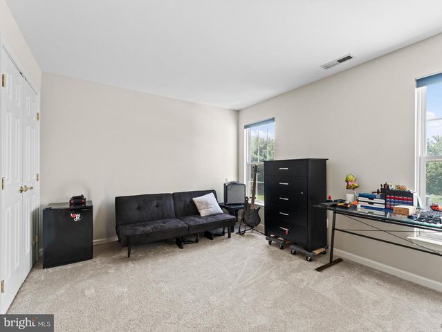 41 NICHOLAS DR, Sicklerville, NJ 08081