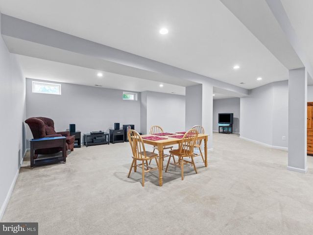 41 NICHOLAS DR, Sicklerville, NJ 08081