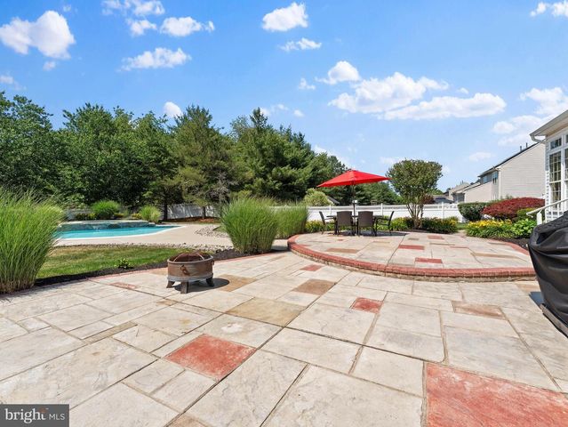 41 NICHOLAS DR, Sicklerville, NJ 08081