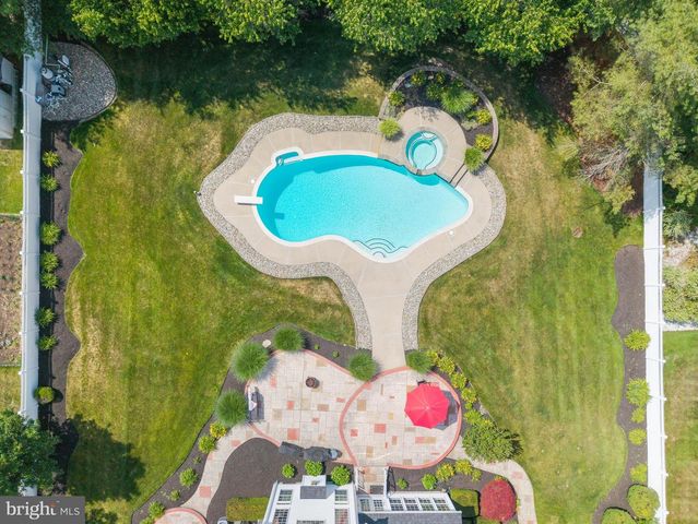 41 NICHOLAS DR, Sicklerville, NJ 08081