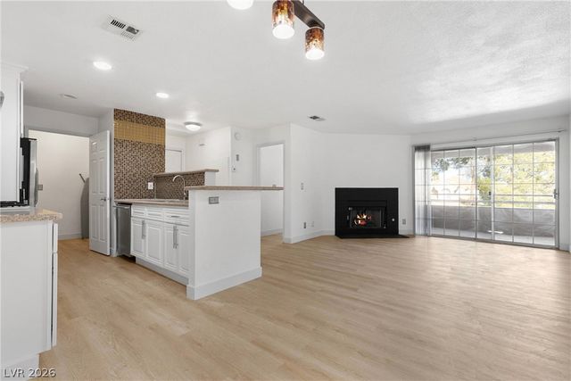 2200 South Fort Apache Road 2123, Las Vegas, NV 89117