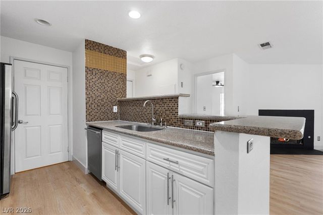 2200 South Fort Apache Road 2123, Las Vegas, NV 89117