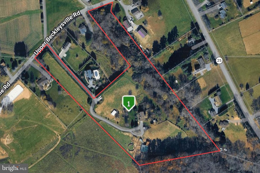 Image 2 of property listing at 4525 BECKLEYSVILLE RD, Hampstead, MD 21074