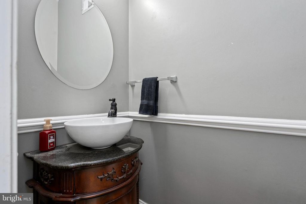 Image 27 of property listing at 4525 BECKLEYSVILLE RD, Hampstead, MD 21074