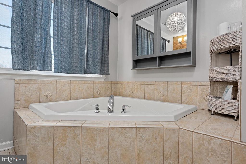 Image 36 of property listing at 4525 BECKLEYSVILLE RD, Hampstead, MD 21074