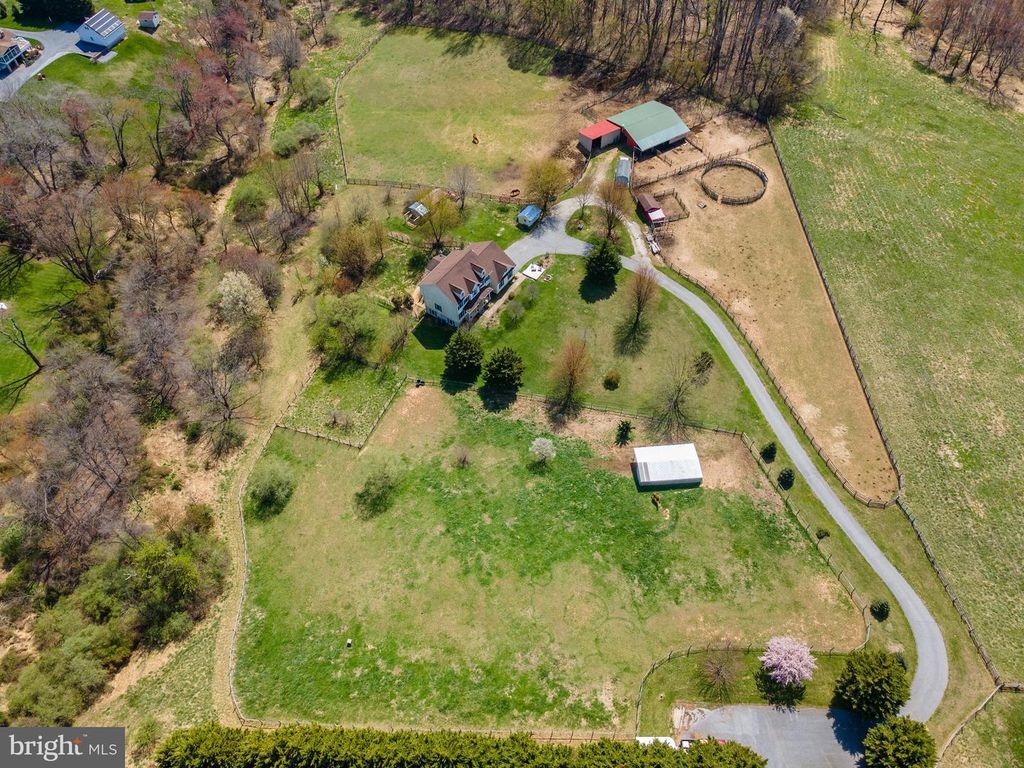 Image 58 of property listing at 4525 BECKLEYSVILLE RD, Hampstead, MD 21074