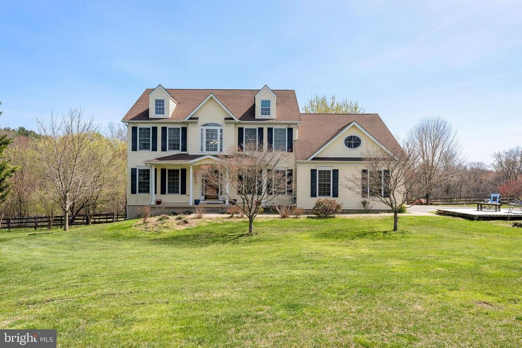 Image 7 of property listing at 4525 BECKLEYSVILLE RD, Hampstead, MD 21074