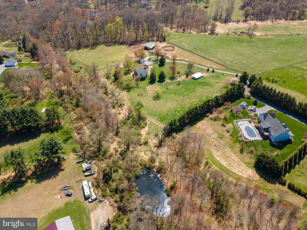 Image 72 of property listing at 4525 BECKLEYSVILLE RD, Hampstead, MD 21074