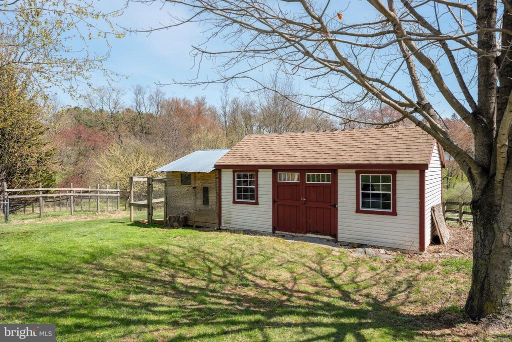 Image 76 of property listing at 4525 BECKLEYSVILLE RD, Hampstead, MD 21074